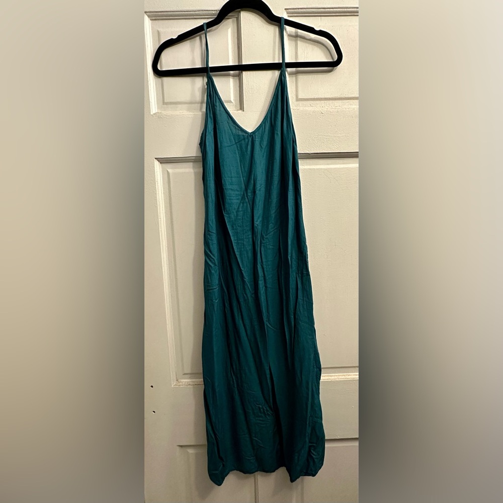 FARM RIO Graphic Foliage Embroidered Maxi Dress
Small NWT - Picture 8 of 12
